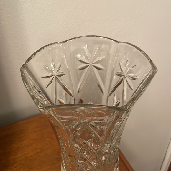 Vintage Anchor Hocking Heavy Lead Crystal Cut Glass Vase Starburst Pattern - Picture 3 of 13